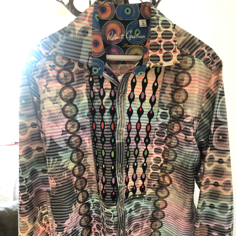 Men’s Robert Graham Limited Edition shirt.